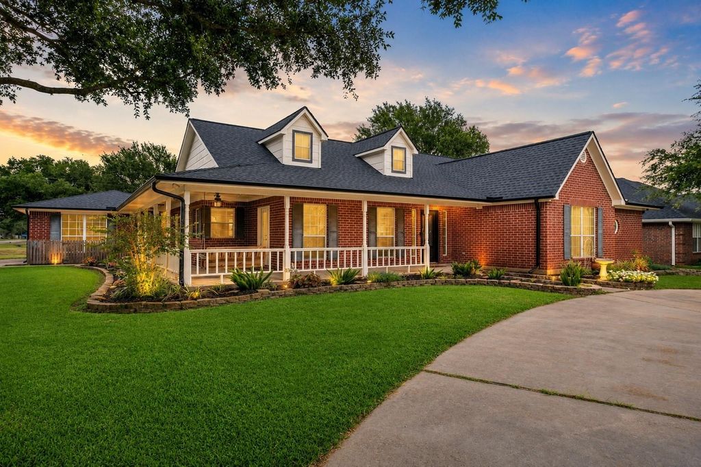 9403 Highland Pointe Drive, Needville, TX 77461