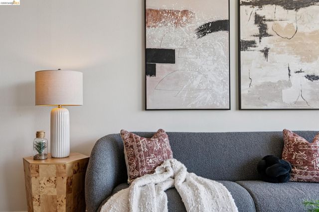 320 Lee St 603, Oakland, CA 94610