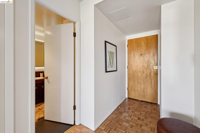 320 Lee St 603, Oakland, CA 94610