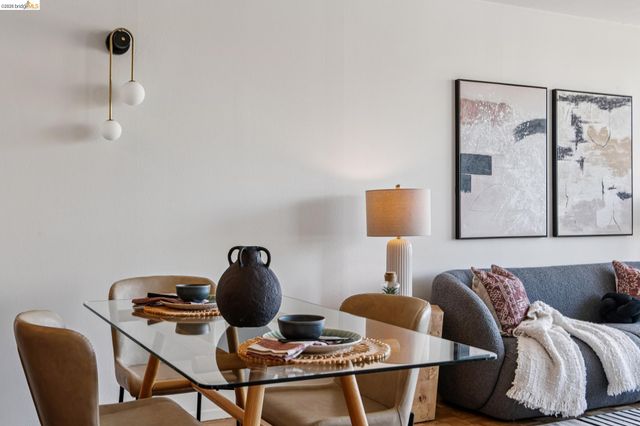 320 Lee St 603, Oakland, CA 94610