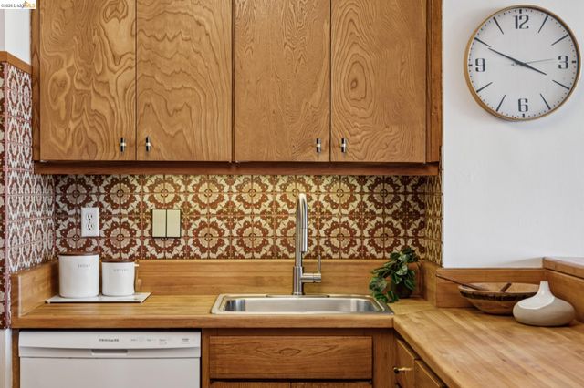 320 Lee St 603, Oakland, CA 94610