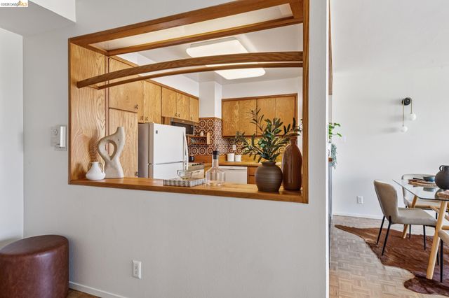 320 Lee St 603, Oakland, CA 94610