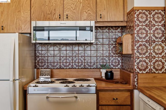 320 Lee St 603, Oakland, CA 94610