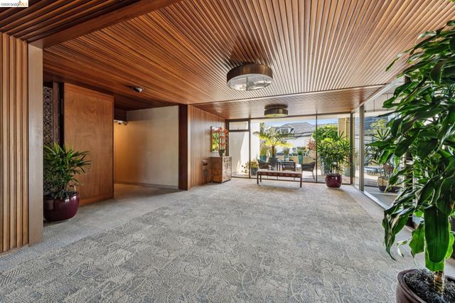 320 Lee St 603, Oakland, CA 94610