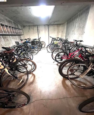 320 Lee St 603, Oakland, CA 94610