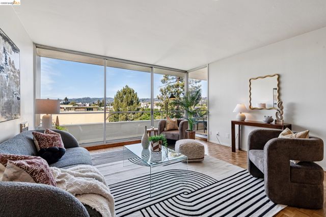 320 Lee St 603, Oakland, CA 94610