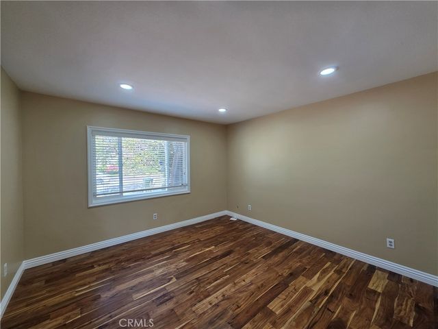 19022 Merridy, Northridge, CA 91324