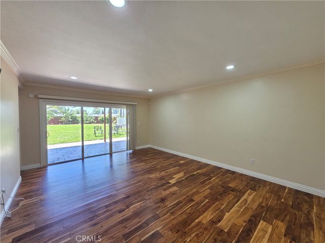 19022 Merridy, Northridge, CA 91324