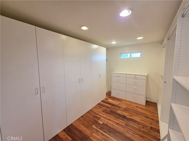 19022 Merridy, Northridge, CA 91324