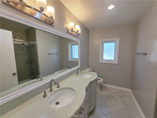 19022 Merridy, Northridge, CA 91324