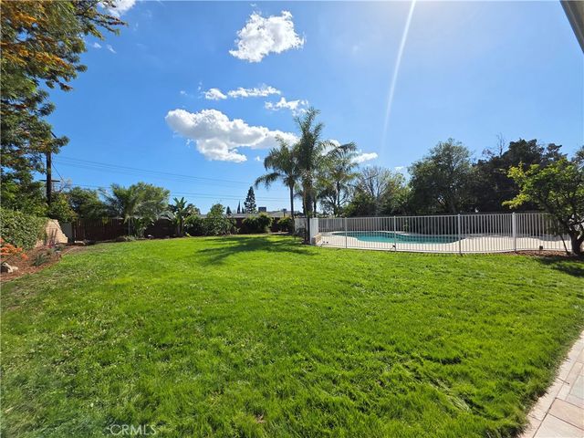 19022 Merridy, Northridge, CA 91324