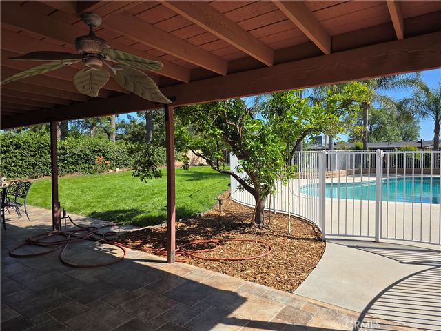 19022 Merridy, Northridge, CA 91324