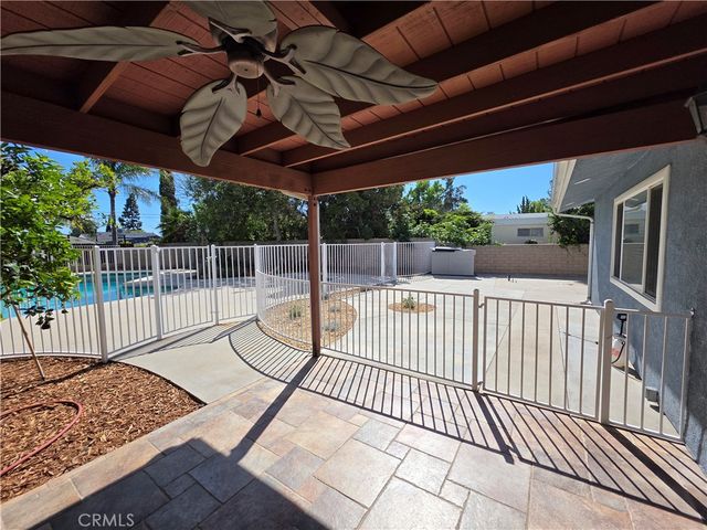 19022 Merridy, Northridge, CA 91324