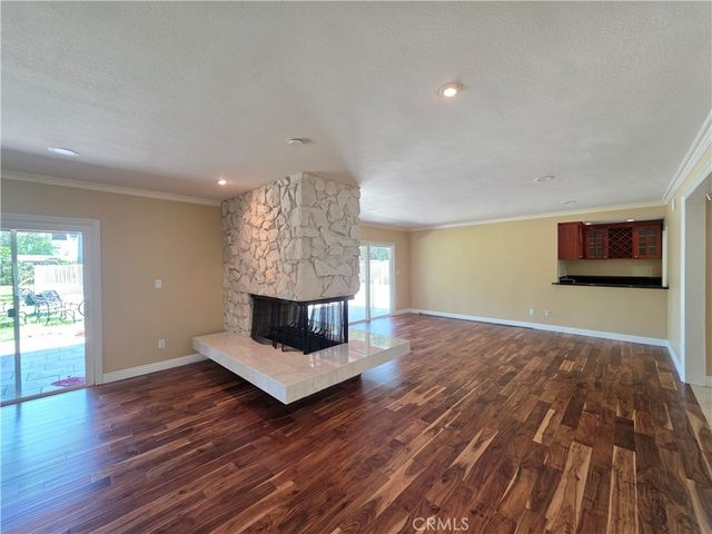 19022 Merridy, Northridge, CA 91324