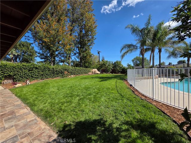 19022 Merridy, Northridge, CA 91324
