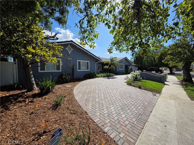 19022 Merridy, Northridge, CA 91324