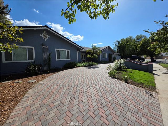 19022 Merridy, Northridge, CA 91324