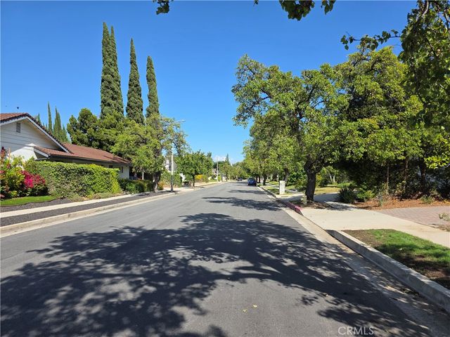 19022 Merridy, Northridge, CA 91324