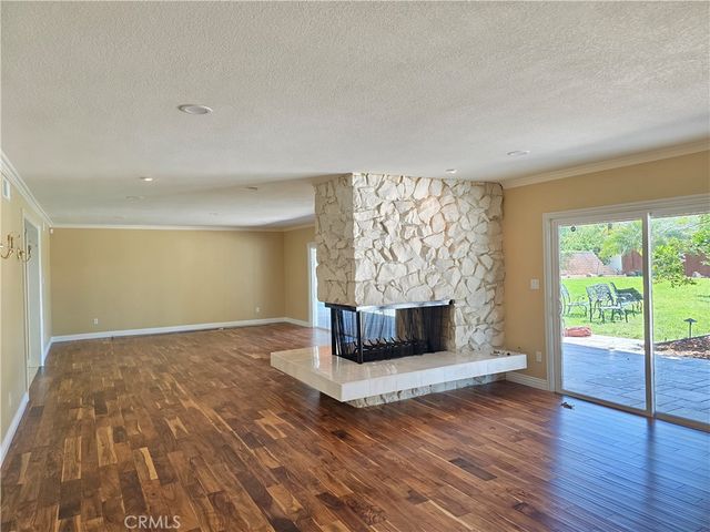 19022 Merridy, Northridge, CA 91324