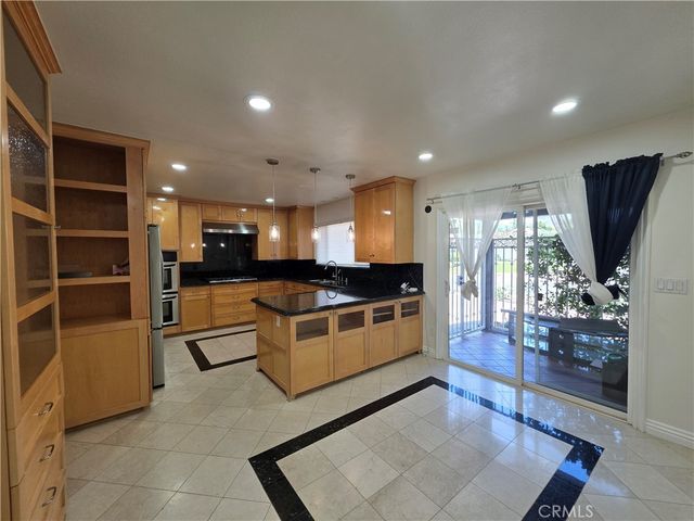 19022 Merridy, Northridge, CA 91324