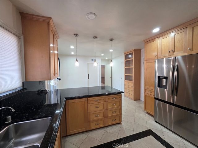 19022 Merridy, Northridge, CA 91324