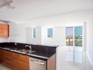 244 Biscayne Blvd 2402, Miami, FL 33132