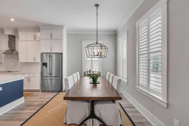 549 Cooper Village Lane, Mount Pleasant, SC 29464