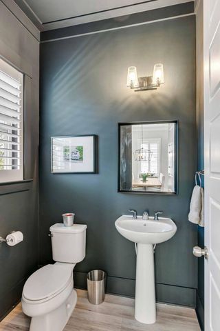 549 Cooper Village Lane, Mount Pleasant, SC 29464