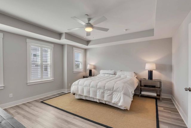 549 Cooper Village Lane, Mount Pleasant, SC 29464