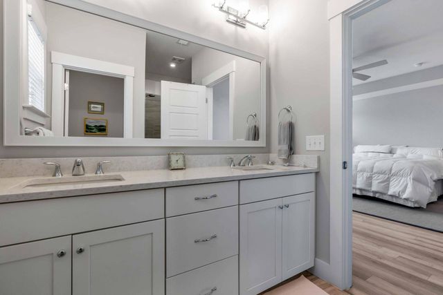 549 Cooper Village Lane, Mount Pleasant, SC 29464