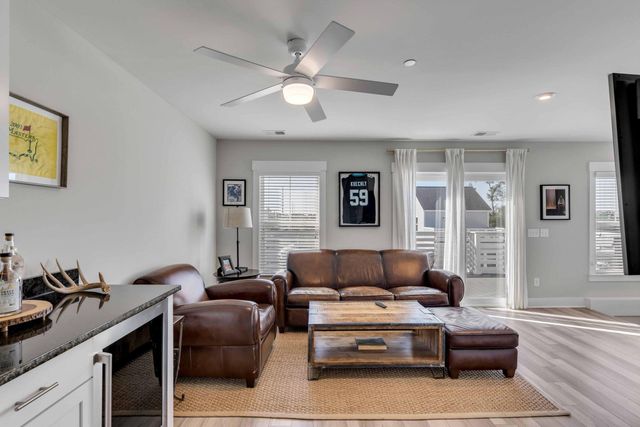 549 Cooper Village Lane, Mount Pleasant, SC 29464