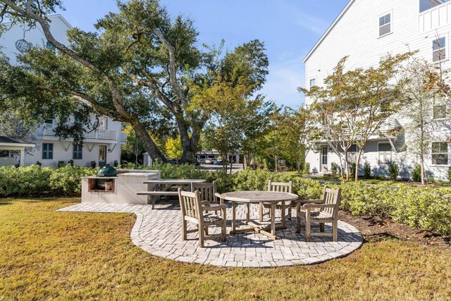 549 Cooper Village Lane, Mount Pleasant, SC 29464