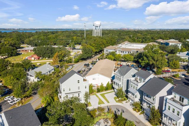 549 Cooper Village Lane, Mount Pleasant, SC 29464