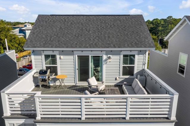 549 Cooper Village Lane, Mount Pleasant, SC 29464