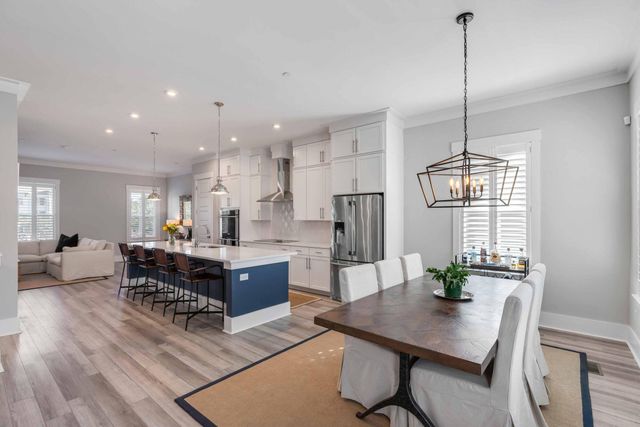 549 Cooper Village Lane, Mount Pleasant, SC 29464