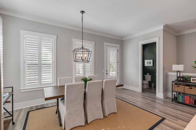 549 Cooper Village Lane, Mount Pleasant, SC 29464