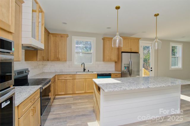 3905 Plainview Road, Charlotte, NC 28208