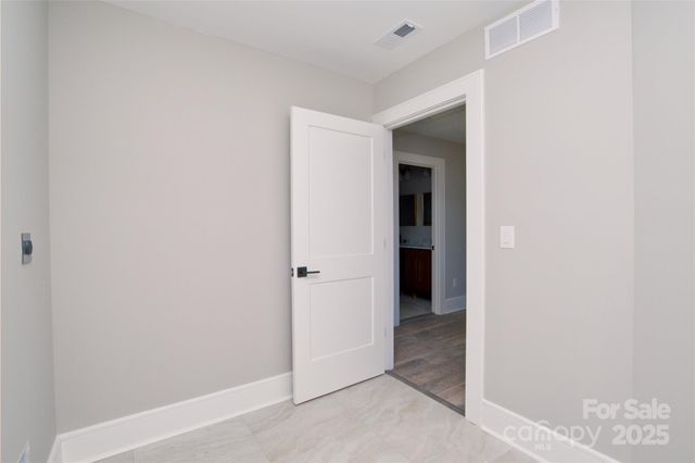 3905 Plainview Road, Charlotte, NC 28208