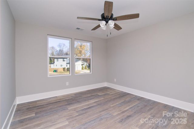 3905 Plainview Road, Charlotte, NC 28208