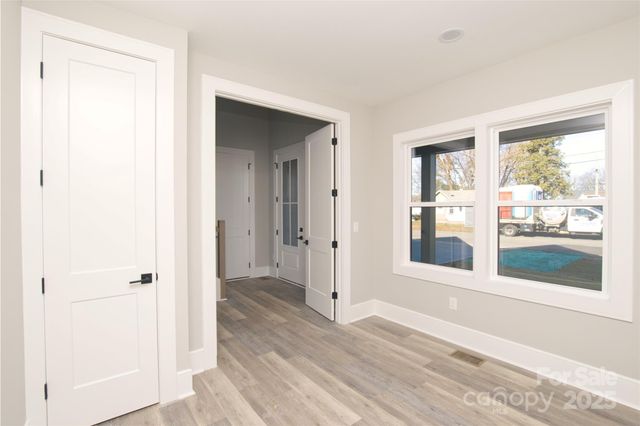 3905 Plainview Road, Charlotte, NC 28208