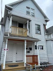118 East Farm Street, Waterbury, CT 06704