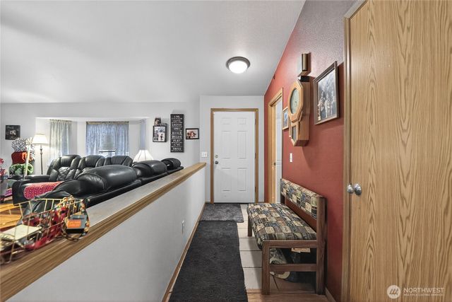 214 Cedar Street E, Roy, WA 98580