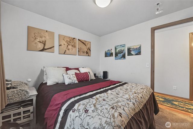 214 Cedar Street E, Roy, WA 98580