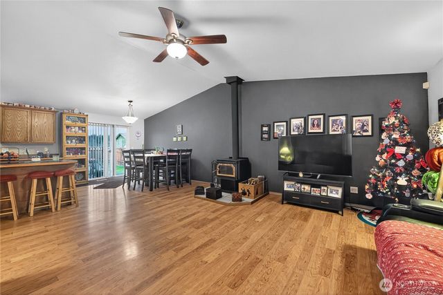 214 Cedar Street E, Roy, WA 98580