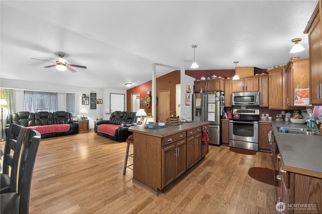 214 Cedar Street E, Roy, WA 98580