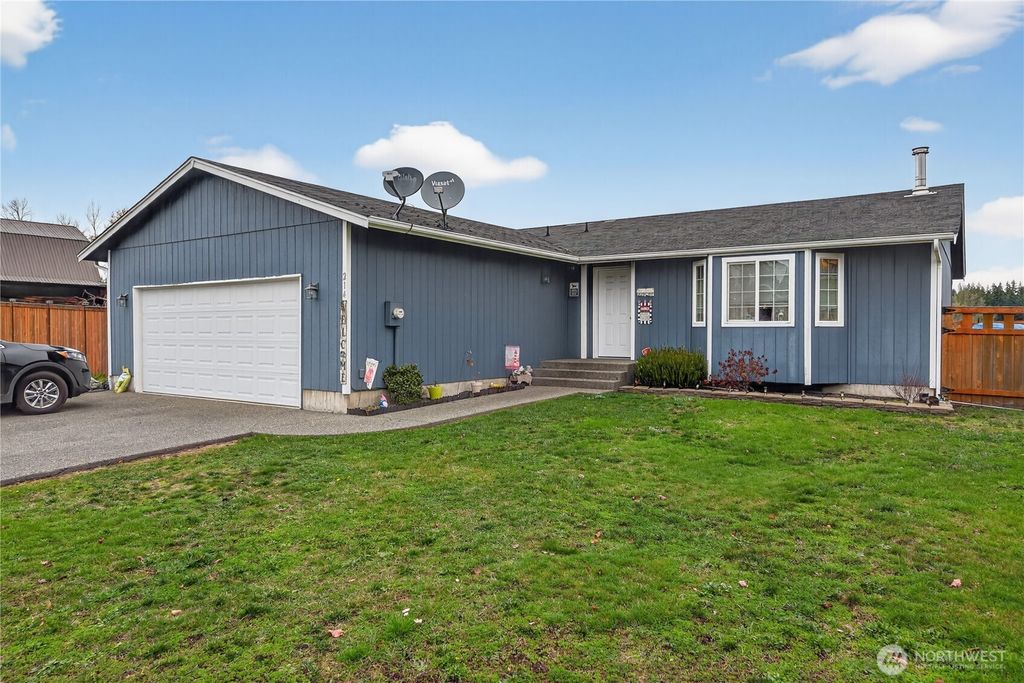 214 Cedar Street E, Roy, WA 98580
