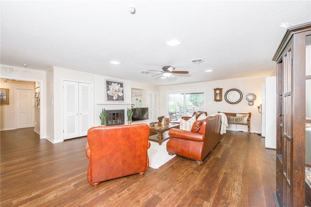 3616 Sweetbriar Drive, Bryan, TX 77802