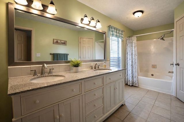 8408 Willows Way, Riverdale, GA 30274