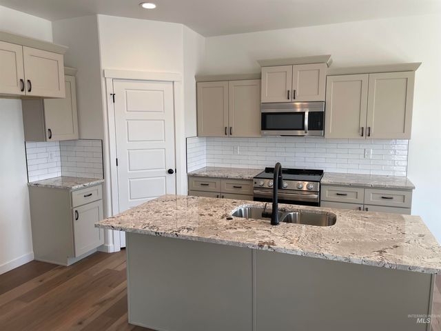 484 Hope Ave, Twin Falls, ID 83301
