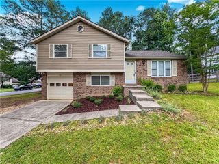 100 Roswell Farms Court, Roswell, GA 30075